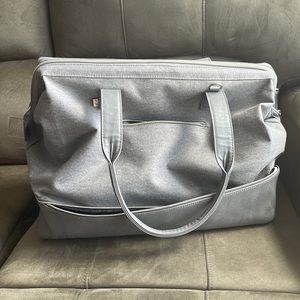 Beis The Weekender bag - Grey